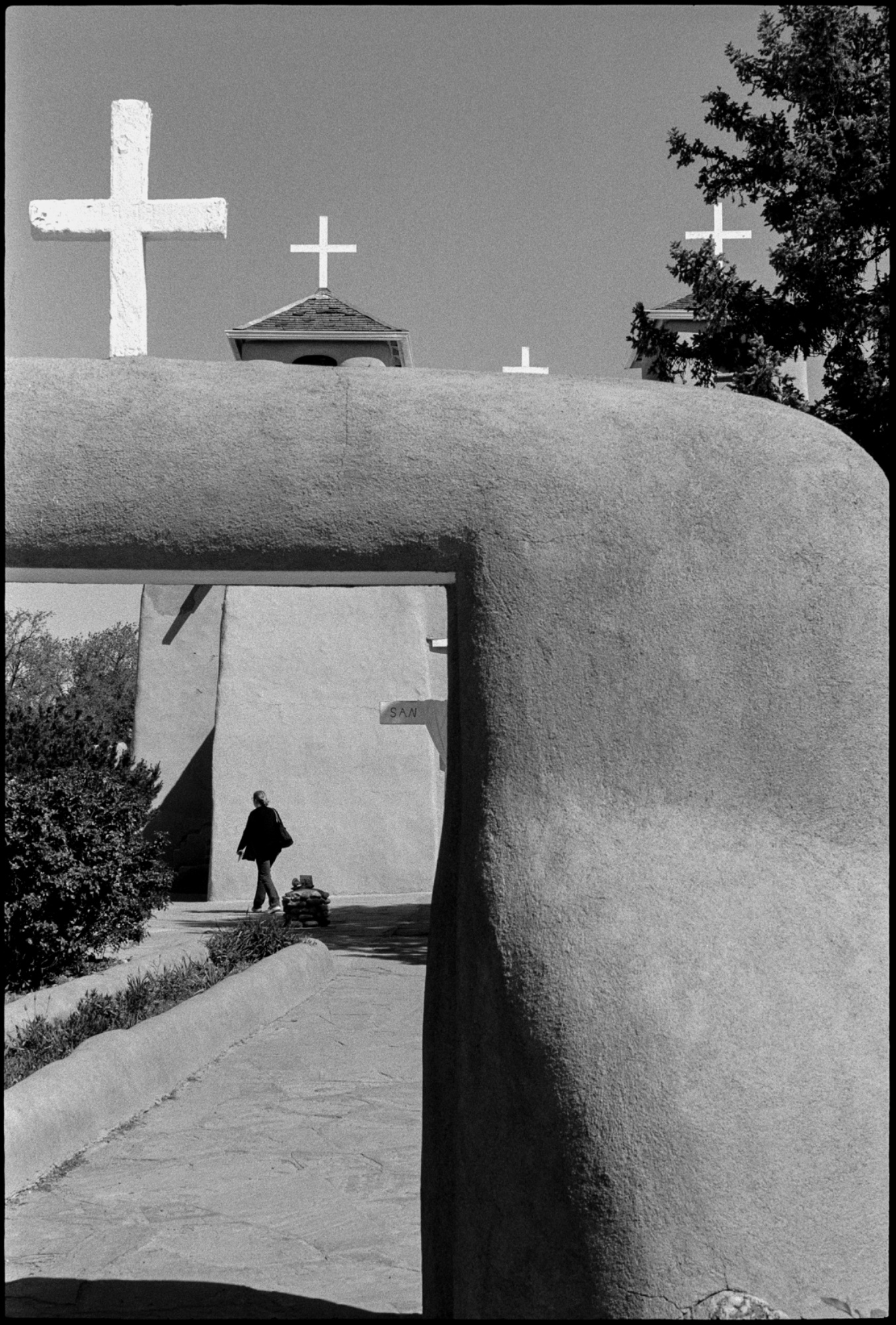 Photograph by Gina T. for #40 Monochrome