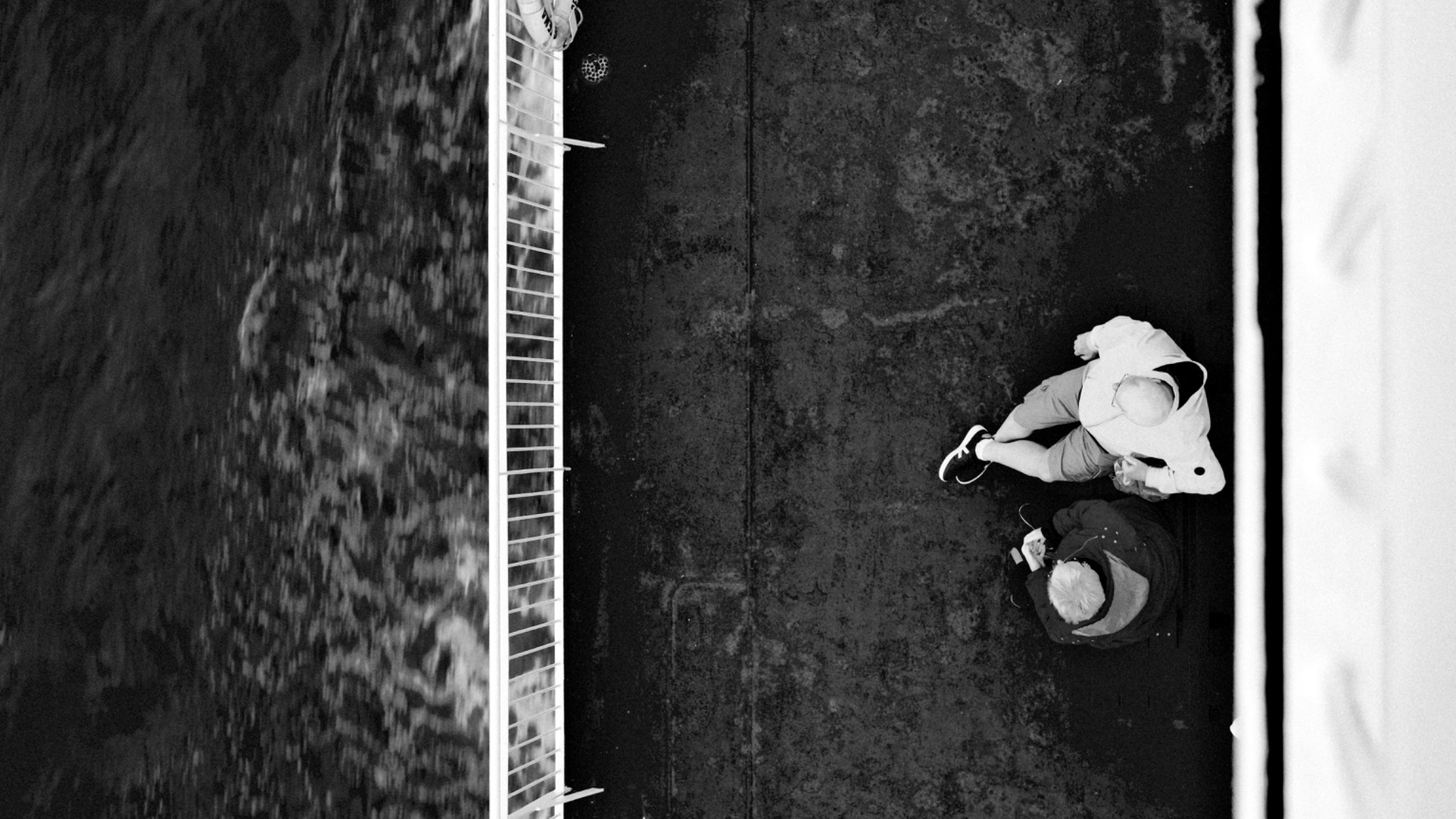 Photograph by Thackras for #40 Monochrome