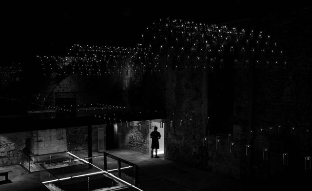 Monochrome