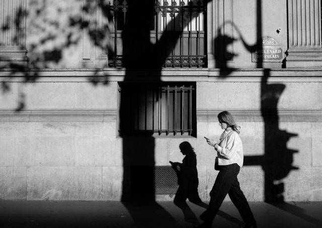 Monochrome