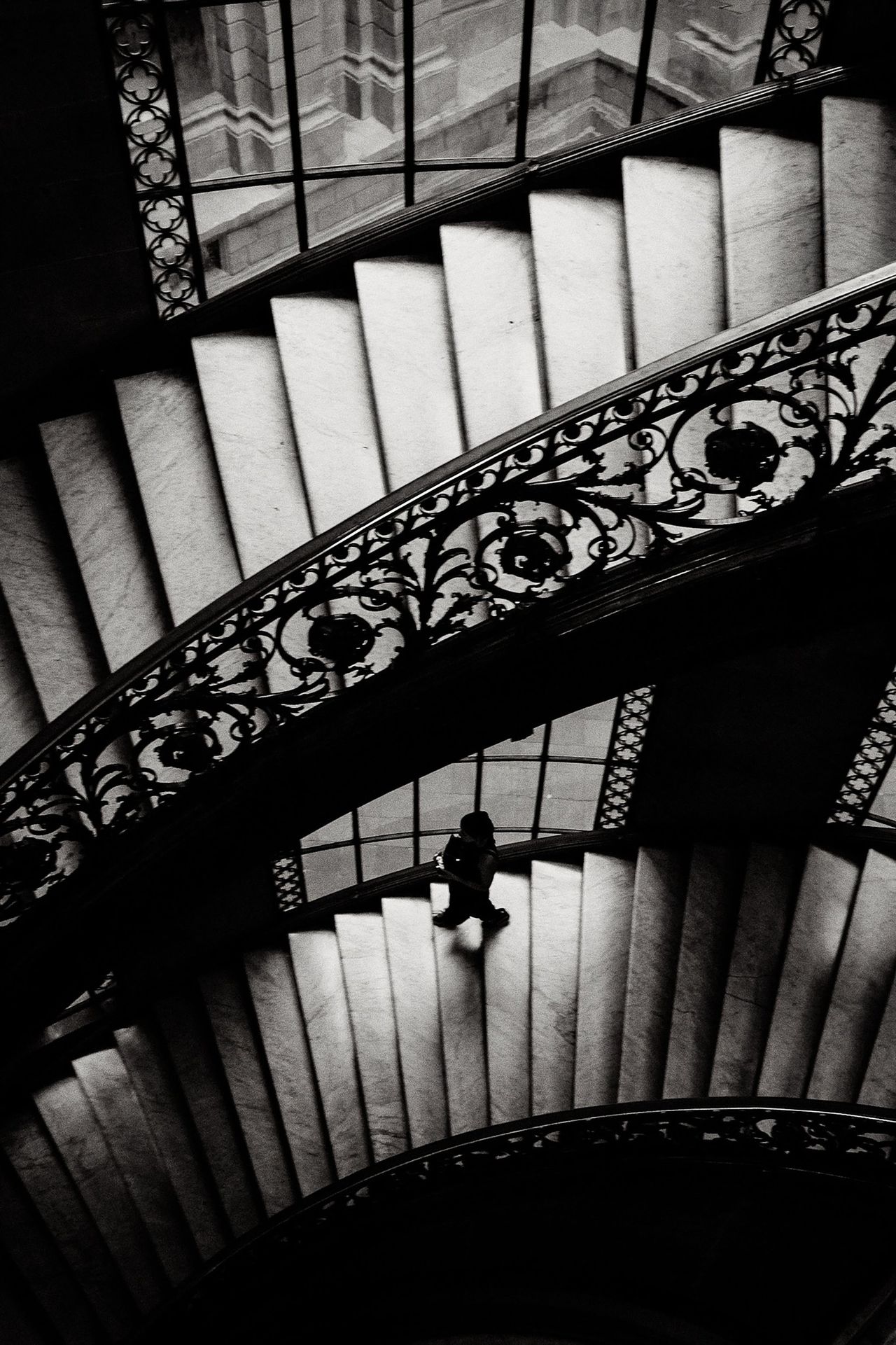 #04 Black and White