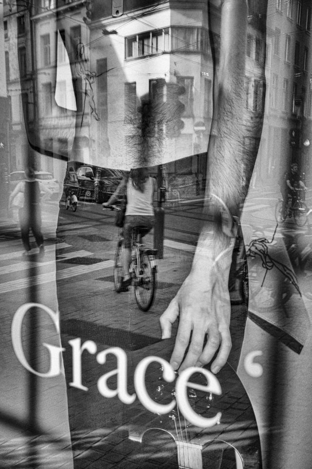 Monochrome